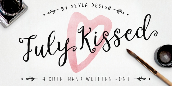 July Kissed font preview